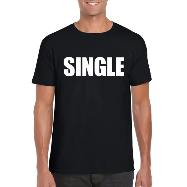 Single/ vrijgezel tekst t-shirt zwart heren