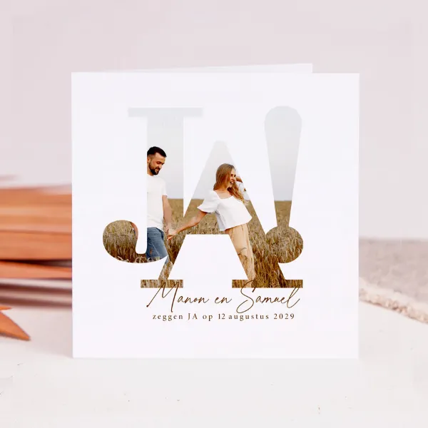 Hippe trouwkaart met foto in tekst - Trouwen (proefdruk)