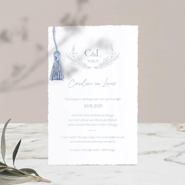Trouwkaart met kartelrand en blauw kwastje - Trouwen (proefdruk)