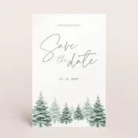 Winterse save the date kaart met besneeuwde dennenbomen - Trouwen (proefdruk)