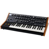 Moog Subsequent 37 parafonische analoge synthesizer