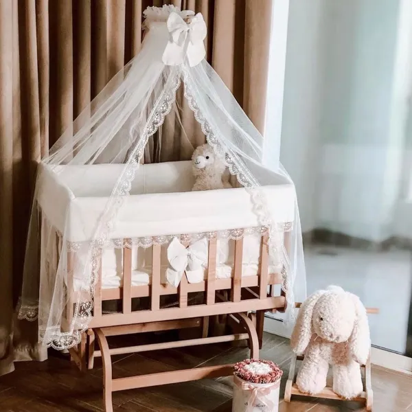 Albany regen lamp Babybed BabyRace - Co-sleeper, schommelwiegje en babybed in één - Inclusief  matras, bed bumper, hemeltje en strikjes - Elegant babykamer meubel kopen |  Baby / Geboorte
