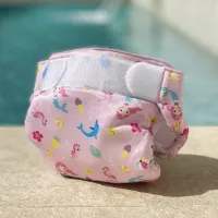 FREDS WASBARE ZWEMLUIER | ROZE MAAT 2 | 9 - 16KG | ZEEMEERMIN PRINT ZWEMBROEKJE | HOGE KWALITEIT | DUURZAAM | ELASTISCHE VERSTELBARE KLITTENBANDSLUITING VOOR COMFORTABELE LEKVRIJE PASVORM | CE & EAC K