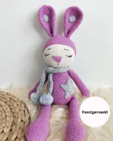 Handgemaakte Amigurumi Konijn – Sfeervolle Kinderkamer Decoratie