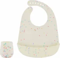 Nûby - Sprinkelspakket: Mini Drinkbeker & Siliconen Slabbetje - 60ml - 6m+