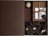 Pure Moms - Bruine editie Luxe Memory box - Zeer luxe Baby Geschenkset - 24 delig Herinneringendoos - Kraamcadeau - Babyshower - Cadeau + inclusief inktafdrukje + bruine speentje 0-6 maanden