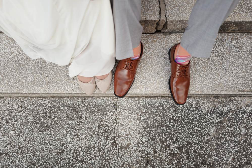 verlamming Zeehaven strak 6 redenen om platte schoenen te dragen op je bruiloft