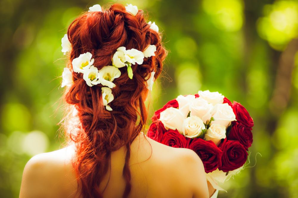 Plantkunde Armoedig wetgeving Bloemen in je haar op je bruiloft